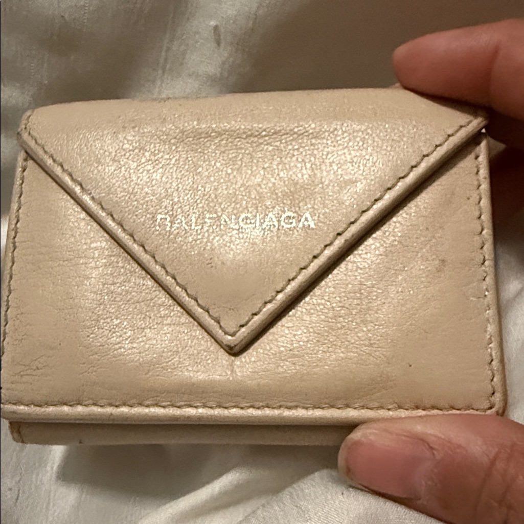 Balenciaga Cream Leather Card Holder Balenciaga Cream Leather Card Holder